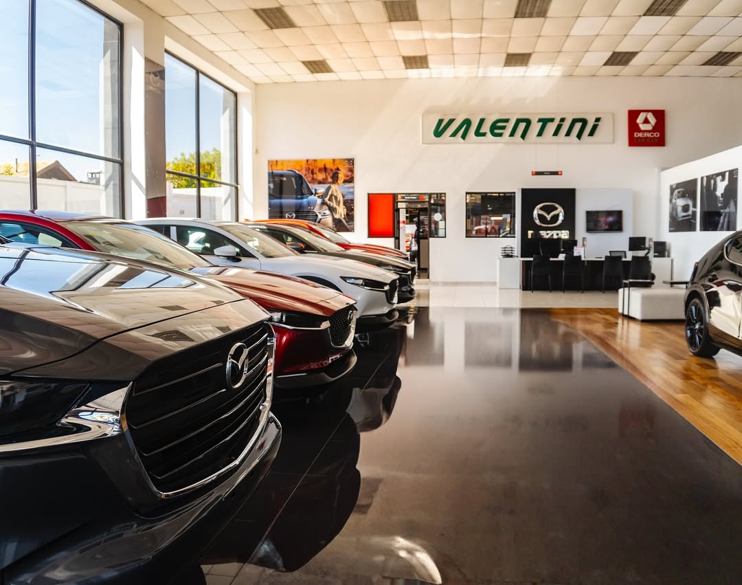 Interior de un vehículo de lujo marca Derco